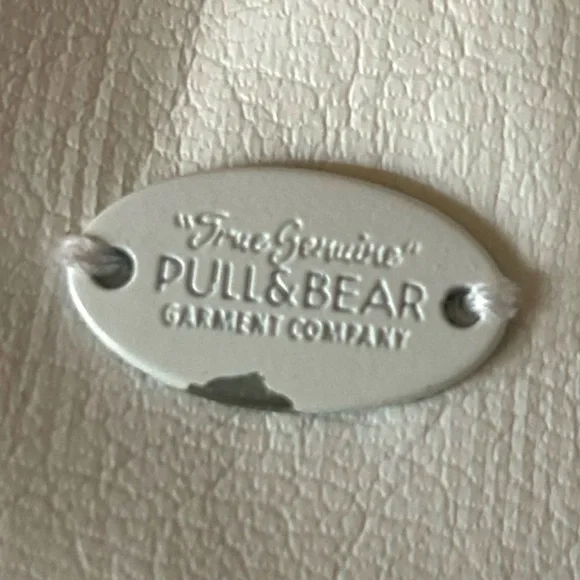 Pull & Bear Faux Leather Bomber Jacket Size 8-10 Off White w/Zipper Rain hood - Picture 7 of 13